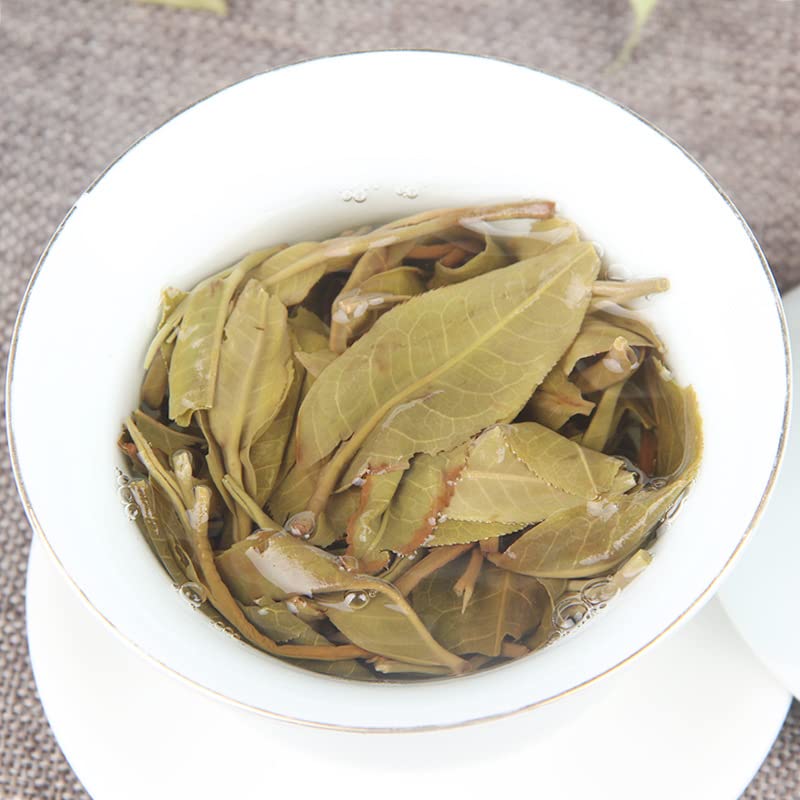 Yunnan Yiwu Spring Tea 500g Mingqian Spring Tea Pure Material Sweet Rhythm Puerh Tea Raw Tea Hair Loose Tea Green Tea 云南易武春茶 明前春茶纯料甜韵普洱茶生茶