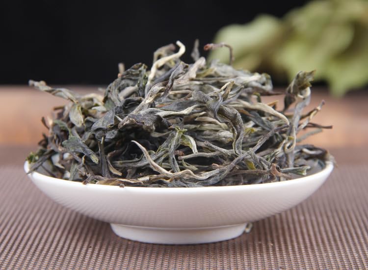 Natural and additive-free Yunnan Lincang Iceland around the large tree tea 500g spring tea Pu'er tea raw tea loose tea puerh tea loose leaf 云南临沧冰岛周边大树茶500g春茶普洱茶生茶散茶叶散装生普茶