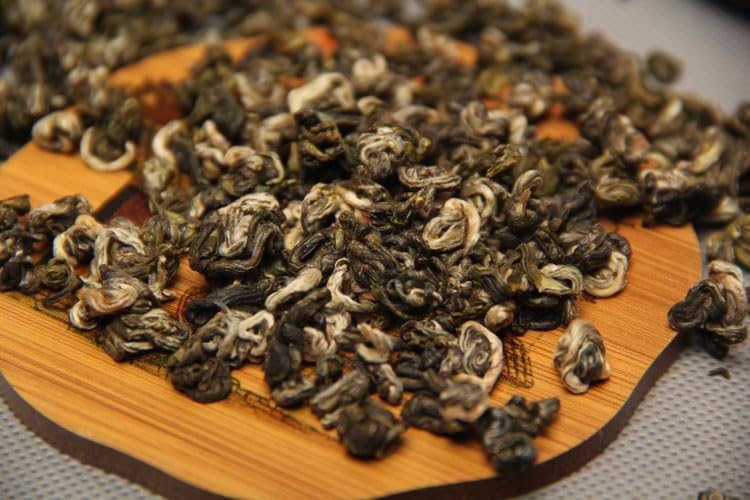 Yunnan Green Tea Natural and additive-free One Bud Two Leaf Yunnan Biluochun 500g Chinese Tea 云南绿茶 滇绿茶 云南碧螺春 2023年新茶一芽二叶茶叶