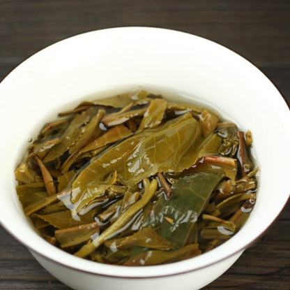Yunnan Natural and Additive-free Puerh Tea Pa Banzhang 357g Raw Cake Ancient Tree Tea Raw Tea Meng Qizi Cake Ancient Tea 云南普洱茶 霸班章 生饼 古树茶 生茶 勐海七子饼 古茶