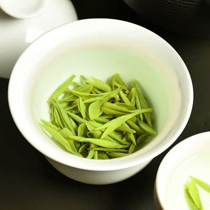 From China's origin Before the rain Longjing Tea West Lake Green Tea Bulk Tea 250g, 100g Fresh taste Natural Chinese Tea 龙井茶叶正宗雨前龙井茶新茶豆香西湖绿茶散装茶