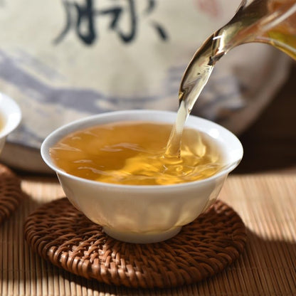 Premium Puerh Tea Cake Yiwu Puerh Raw Tea Green tea 357g Yunnan Qizi Cake Raw Tea Deliciously Smooth Puerh Tea 普洱茶饼 易武国有林 357g普洱生茶 云南七子饼茶
