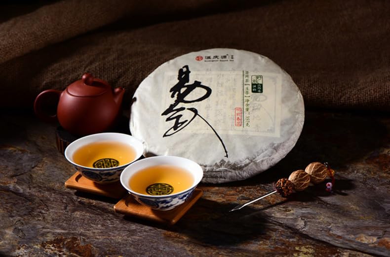 Natural and additive-free Puerh Tea Yiwu Ancient Tree 357g Puerh Tea Raw Tea Green Tea Yunnan Menghai Flavour 普洱茶易武春尖古树 普洱茶生茶