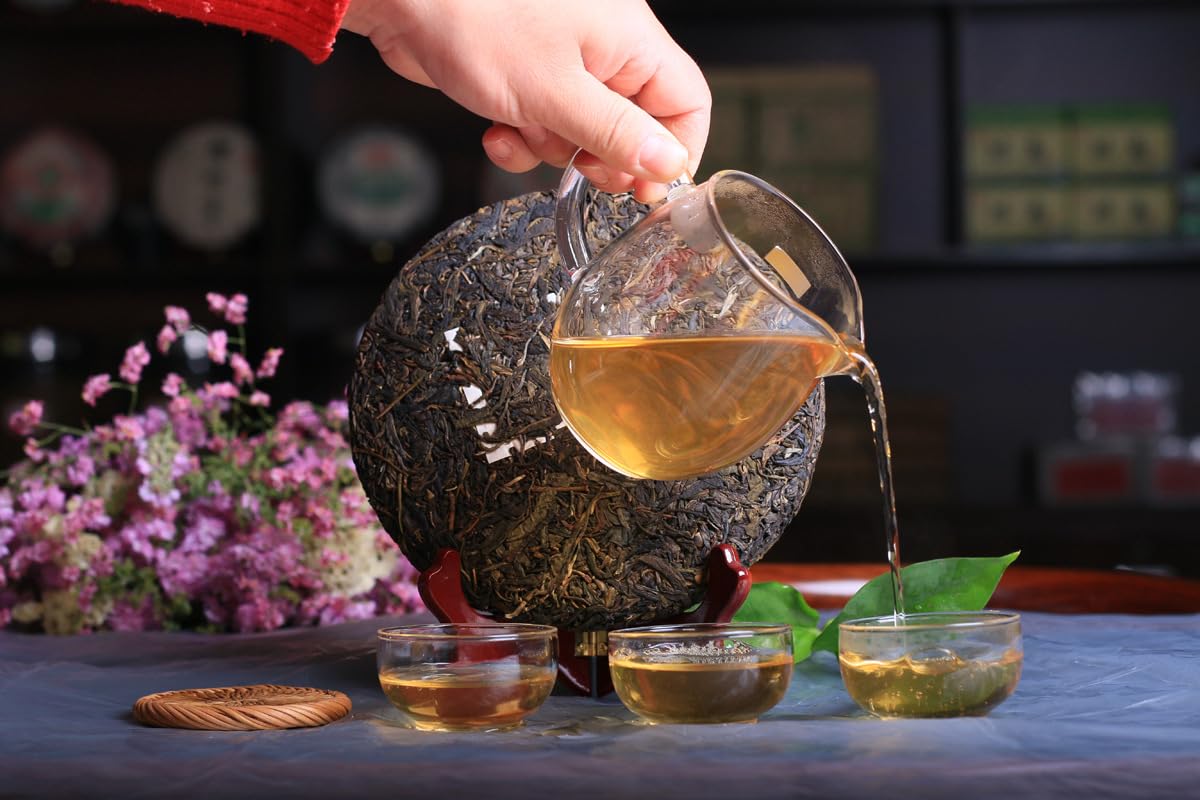 Yunnan Natural and Additive-free Puerh Tea Yiwu Qiaomu Raw Tea 357g Qizi Cakes Chinese Green Tea云南天然无添加普洱茶 易武乔木生茶 357g 祁子饼 中国绿茶