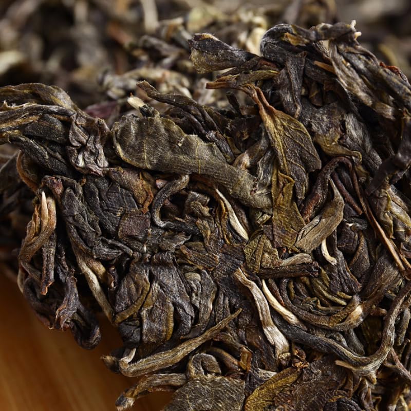 Premium Yunnan Pu'er Tea Daxue Mountain Early Spring Ancient Tree Raw Tea 357g Puerh Tea Organic Qizi Cakes Green Tea 大雪山早春古树生茶 357克七子饼