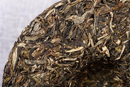 Natural and additive-free Yunnan Tea Old Banzhang Raw Cake Puerh Tea 357g Chinese Green tea 老班章生饼 普洱茶生茶 357g七子饼茶 