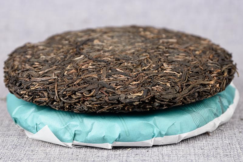 Iceland Ancient Tree Raw Tea Premium Gift 357g Yunnan Qizi Cake Tea Tea Gift Set Additive-free Chinese Green Tea 冰岛古树生茶礼品伴手礼 357克/饼云南七子饼茶