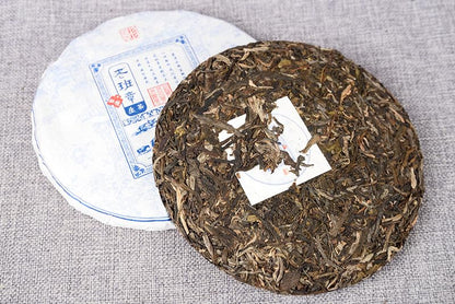 Natural and additive-free Yunnan Tea Old Banzhang Raw Cake Puerh Tea 357g Chinese Green tea 老班章生饼 普洱茶生茶 357g七子饼茶 