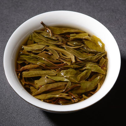 Natural and Additive-free Puerh Tea 357g Zodiac Memorial Cake Raw Tea Yunnan Qizi Cake Tea Menghai Big Tree Tea Green Tea 普洱茶生肖纪念饼 357g生茶云南七子饼茶 勐海大树茶