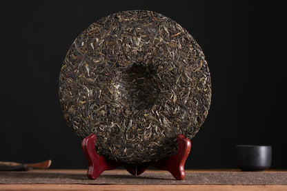 Natural and Additive-free Yunnan Puerh Tea Brown Mountain Raw Cake Big Old Tree 357g Qizi Cake Deliciously Smooth Puerh Tea 云南普洱茶叶布朗山生饼 大树老树357克