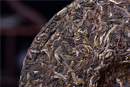 Premium Yiwu Zhengshan Early Spring Puerh Tea 357g Natural and additive-free Big Tree Tea Cake Yunnan Qizi Cake Tea 易武正山早春 普洱茶生茶357克大树茶饼