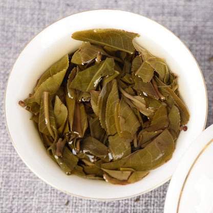 Natural and additive-free Yunnan Tea Old Banzhang Raw Cake Puerh Tea 357g Chinese Green tea 老班章生饼 普洱茶生茶 357g七子饼茶 