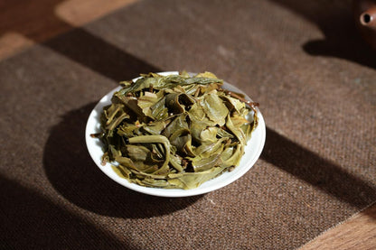 Natural and Additive-Free Yunnan Puerh Tea Old Banzhang Raw Tea 357g Green tea Pu-Erh Tea, Loose Leaf 云南普洱茶叶澄韵老班章生茶 357克