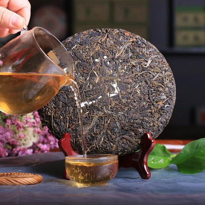 Yunnan Natural and Additive-free Puerh Tea Yiwu Qiaomu Raw Tea 357g Qizi Cakes Chinese Green Tea云南天然无添加普洱茶 易武乔木生茶 357g 祁子饼 中国绿茶