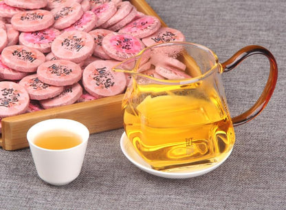 Natural and Additive-free Rose Black Tea Small Tuo Tea Cake Yunnan Dian Hong Tea 500g Sweet Honey Rose Tea Small Jade Cake Flower Black Tea 玫瑰红茶小沱茶饼云南滇红茶叶