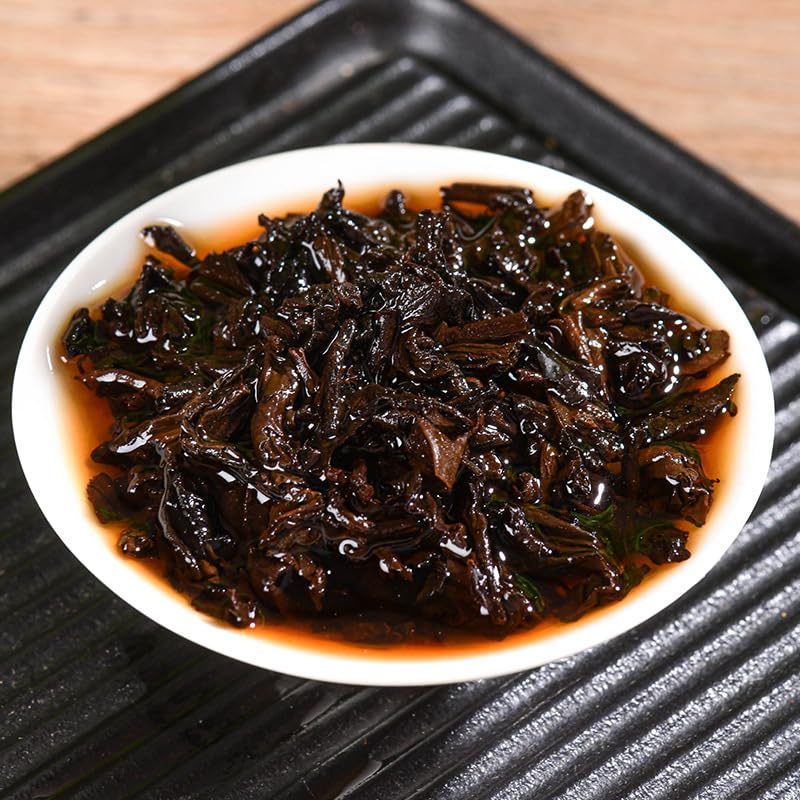 Yunnan Natural and additive-free Puerh Tea Aged Yiwu Ripe Tea Cake 357g Yunnan Puerh Big Leaf Qizi Cake Tea Healthy and Delicious Black Tea 普洱茶陈年易武熟茶饼357g云南普洱大叶种七子饼茶叶