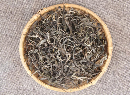 Yunnan Yiwu Spring Tea 500g Mingqian Spring Tea Pure Material Sweet Rhythm Puerh Tea Raw Tea Hair Loose Tea Green Tea 云南易武春茶 明前春茶纯料甜韵普洱茶生茶