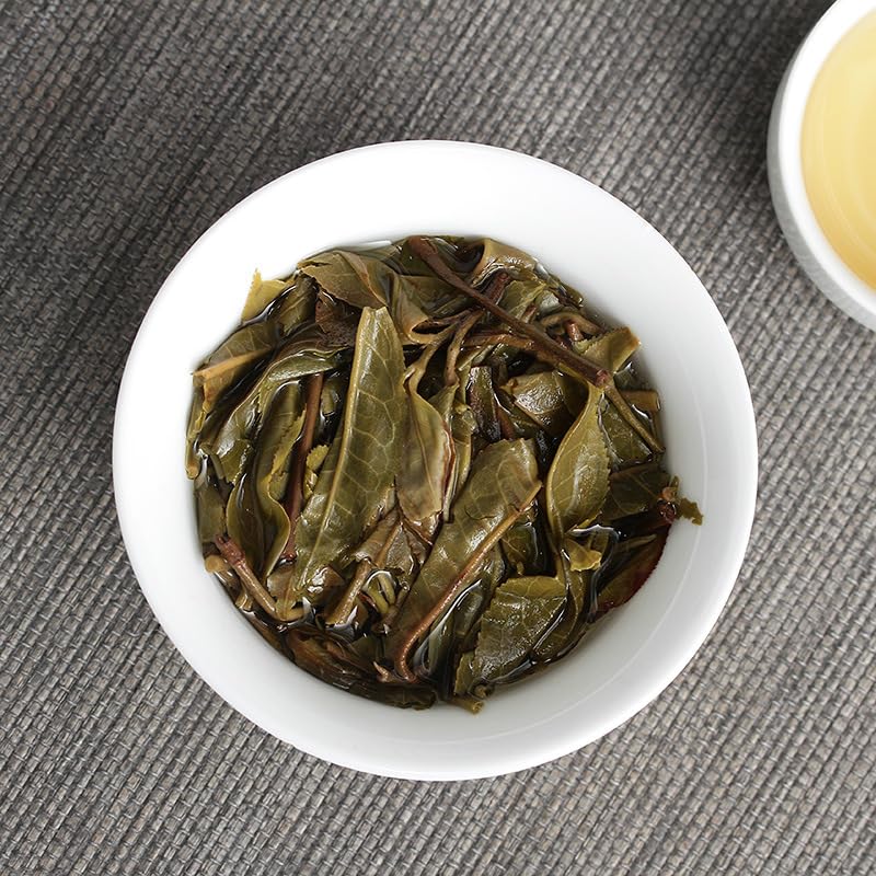 Yunnan Natural and Additive-free Puerh Tea Banzhang One Leaf Old Tree Puerh Raw Cake 357g Qizi Cake Tea Raw Tea, Chinese Green Tea 云南普洱茶 班章壹叶老树普洱生饼 357克七子饼茶