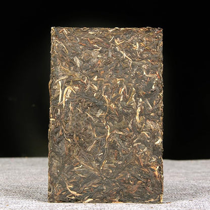 Natural and Additive-free Puerh Tea Yiwu High Stick Blue Seal Yunnan Ancient Tree Puerh Tea Raw Tea Brick Tea 250g Green Tea 易武高杆蓝印云南古树普洱茶生茶砖茶叶250g