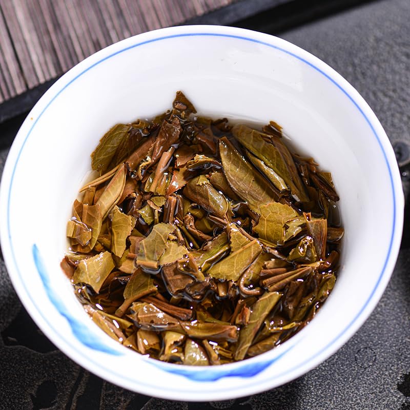 Yunnan Natural and Additive-free Puerh Tea Guafengzhai 357g Raw Tea Cake Deliciously Smooth Puerh Tea Green Tea 云南普洱茶生茶刮风寨私藏357g生茶饼