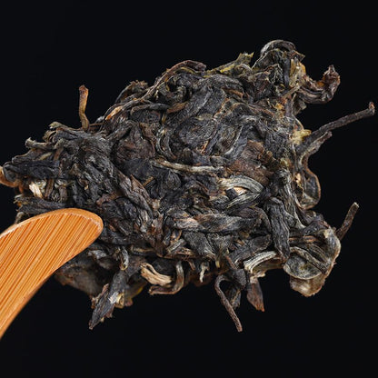 Premium Yunnan Menghai Qizi Cake Tea Old Tree Puerh Raw Tea 357g Healthful Choice of Green tea 云南勐海七子饼茶 老树普洱生茶357克