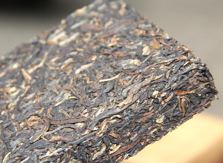 Natural and Additive-free Premium Pu-erh Tea Chen Xiang Puerh Tea Raw Tea 250g Old Brick Tea Factory Menghai Raw Tea Brick 陈香普洱茶生茶苗王老砖茶茶厂勐海生砖 250克