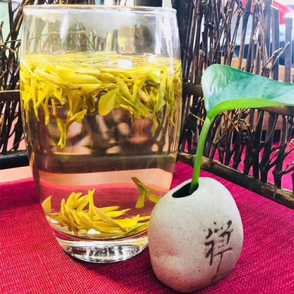 Premium Golden Bud White Tea Green Tea Spring Tea Pre-ming High Mountain Tender Buds Gift Box Tea 新茶黄金芽白茶绿茶茶叶春茶明前高山手采嫩芽250g礼盒装