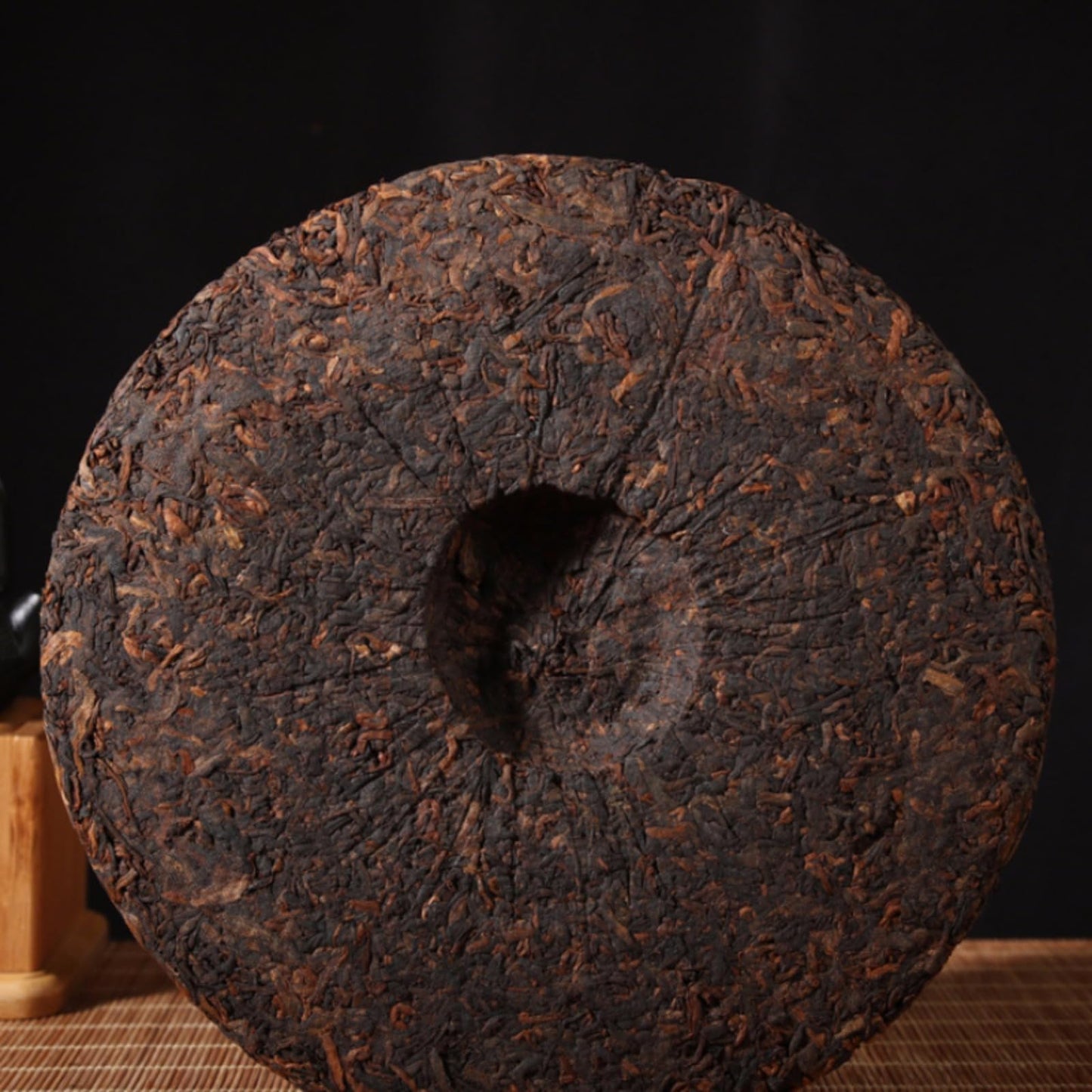 Yunnan Premium Puerh Tea Cooked Tea 400g Qizi Cake Aged Puerh Tea Rich and Aromatic Black Tea from China 云南普洱茶叶鸿兴祥 熟茶 400克七子饼 陈年普洱茶