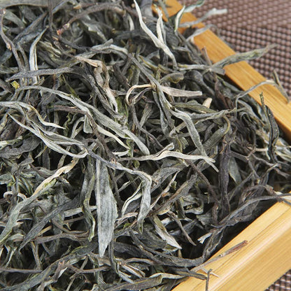 Natural and additive-free Yunnan Lincang Iceland around the large tree tea 500g spring tea Pu'er tea raw tea loose tea puerh tea loose leaf 云南临沧冰岛周边大树茶500g春茶普洱茶生茶散茶叶散装生普茶