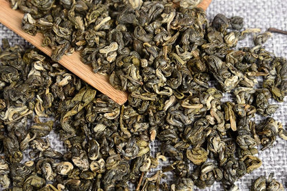 Biluochun Tea Green Tea Yunnan Premium Big Leaf Dianqing Spring Tea Natural and Additive-free Loose Strong Fragrance 500g 碧螺春茶叶 绿茶 2019年云南大叶种滇青 春茶批发散装浓香型 500g