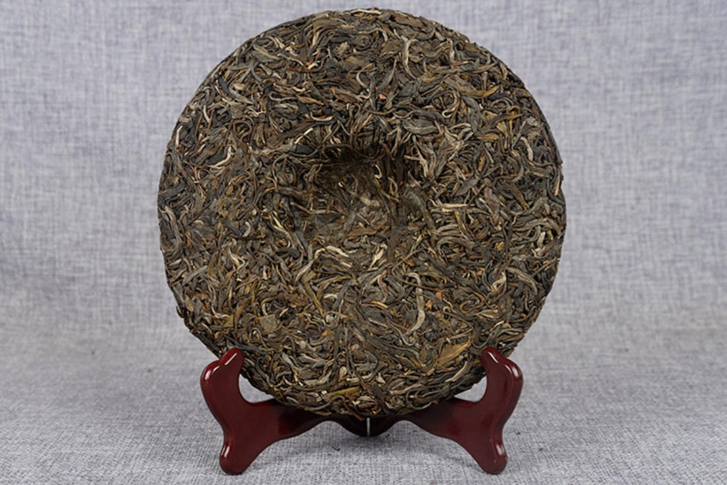 Premium Yunnan Puerh Tea Raw Tea Cake Yiwu Bent Bow Pre-Ming Spring Tea 357g Orchid Fragrance Tea Cake Healthful Choice of Green Tea  普洱茶生茶饼易武弯弓明前春茶 357g兰香茶饼