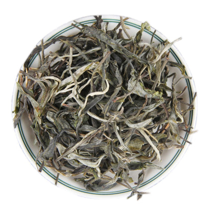 Natural and additive-free Yunnan Lincang Iceland around the large tree tea 500g spring tea Pu'er tea raw tea loose tea puerh tea loose leaf 云南临沧冰岛周边大树茶500g春茶普洱茶生茶散茶叶散装生普茶