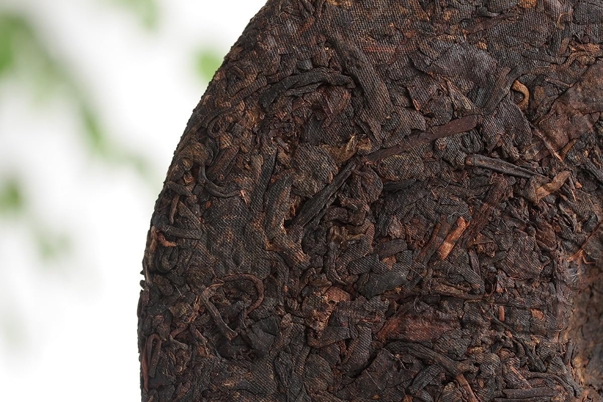 Natural Without Additives Puerh Tea Puerh Tea 357g Old Puerh Ripe Tea Dry Warehouse Ripe Tea Menghai Flavor Yunnan Qizi Cake  普洱茶 357克老普洱熟茶 干仓熟茶 勐海味