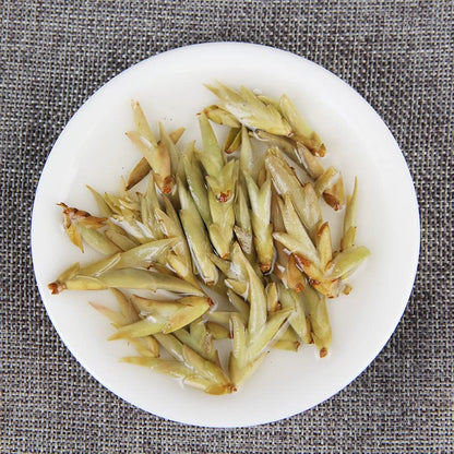 Natural Yunnan Puerh Tea White Bud Pod Tea Early Spring Ye Sheng Ancient Tea Buds Puerh Bud Cell 357g Qizi Cake Tea  云南普洱茶 白芽苞茶 早春ye生古茶芽 普洱芽胞357g七子饼茶