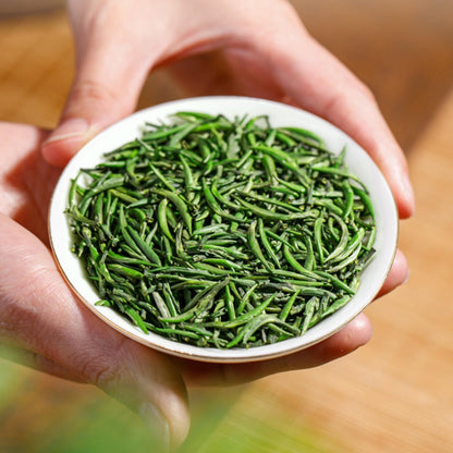 Guizhou, China Origin Queshe Young Buds Green Tea Before The Rainy Spring Tea Cui Buds Loose Tea Strong Aroma Canned 125g 新茶雀舌嫩芽绿茶明前雨前春茶翠芽散茶叶浓香型罐装125g