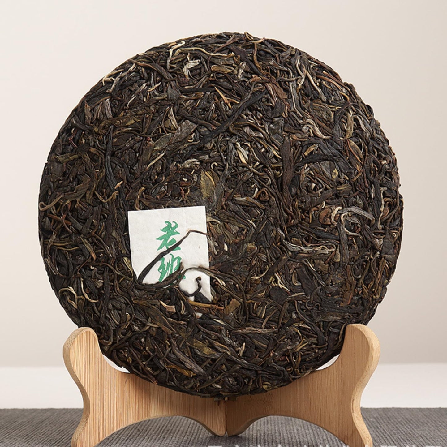 Natural Yunnan Puerh Tea Old Banzhang Cake Tea (Green) Yunnan Qizi Cake 357g Deliciously Smooth Puerh Tea Green Tea 云南普洱茶 老班章饼茶 （绿）云南七子饼 357克 