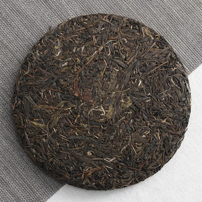 Natural and Additive-free Puerh Tea 357g Jingmai Ancient Tea Raw Cake Dry Storage Tea Yunnan Qizi Cake Chinese Green Tea 普洱茶 357克景迈古茶生饼 干仓茶