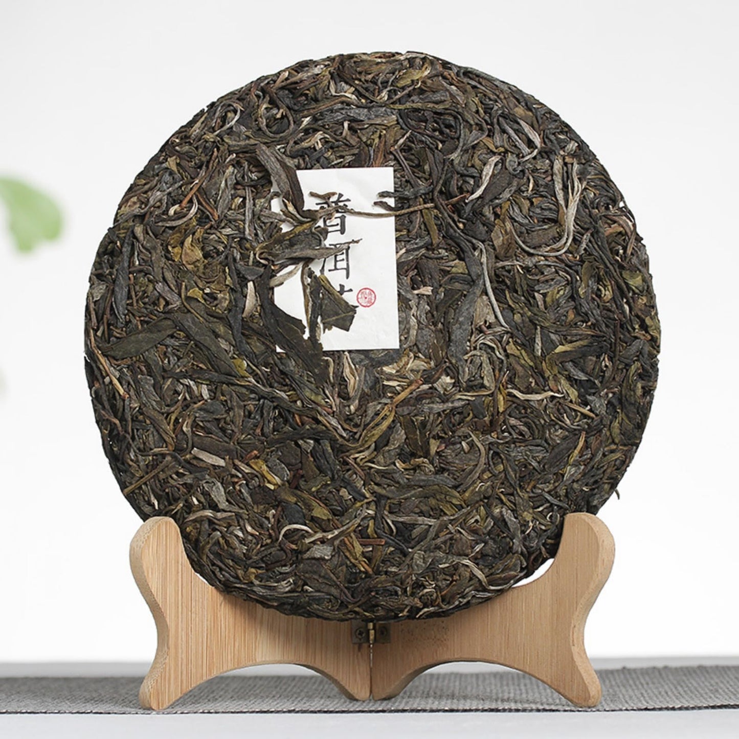 Yunnan Natural and Additive-free Puerh Tea Banzhang One Leaf Old Tree Puerh Raw Cake 357g Qizi Cake Tea Raw Tea, Chinese Green Tea 云南普洱茶 班章壹叶老树普洱生饼 357克七子饼茶