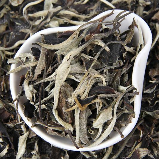 Natural and Additive-free One Bud Two Leaves Moonlight White Intensely Fragrant Moonlight Beauty White Raw Tea 500g Loose Puerh Tea Leaves Raw Tea 一芽二叶月光白 浓香月光美人白茶 散装普洱茶叶 生茶