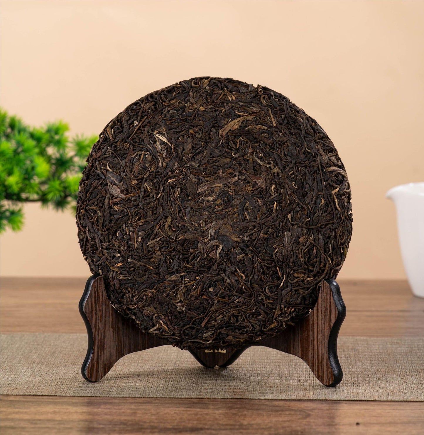 Yunnan Honey Fragrance Tea Rhythm Menghai Puerh Tea Aged Ancient Fragrance Raw Tea Cake 357g Deliciously Smooth Puerh Tea 云南 蜜香茶韵勐海普洱茶古香生茶茶饼357克