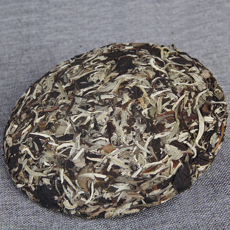 Yunnan Tea Puerh Tea Moonlight White Cake Jingmai Mountain Arborvitae 357g White Tea