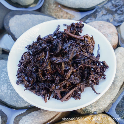 Yiwu Camphor Fragrance Pu'er Tea 357g Yunnan Old Tree Iron Cake Yiwu Pu'er Tea Old Ripe Cake