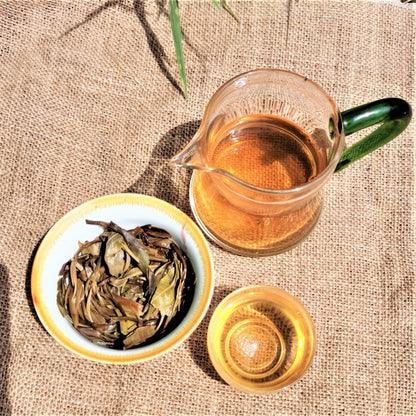 Pu-erh Raw Tea Lao Man'er Pu-erh Tea Cake 357g Green Tea Blangshan Old Tree Tea Menghai