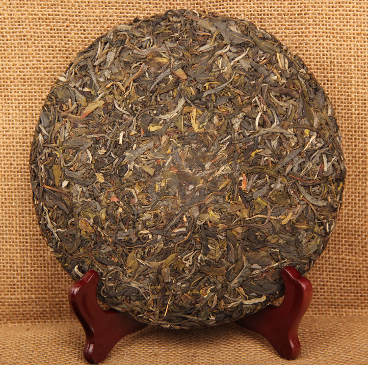 Yunnan Pu'er Tea Da Xueshan Pu'er Tea Raw Tea Qizi Cake Tea Pu'er Tea Cake Ancient Tree Collection 357g