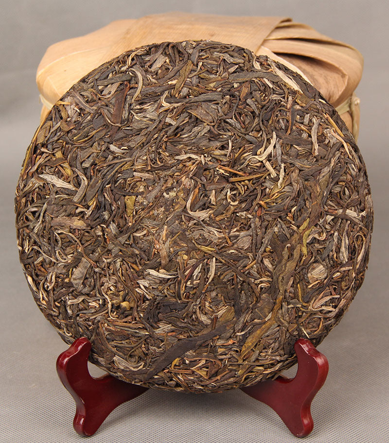 China Yunnan Pu'er Tea Ancient Tree Banzhang Green Tea 357g Raw Tea Green Tea Pu'er Tea