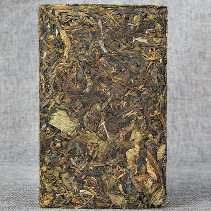 China Yunnan Gulhua Years Gulhua Pure Material Golden Leaf Green Tea Pu'er Ancient Tree Tea Raw Tea Brick 500g