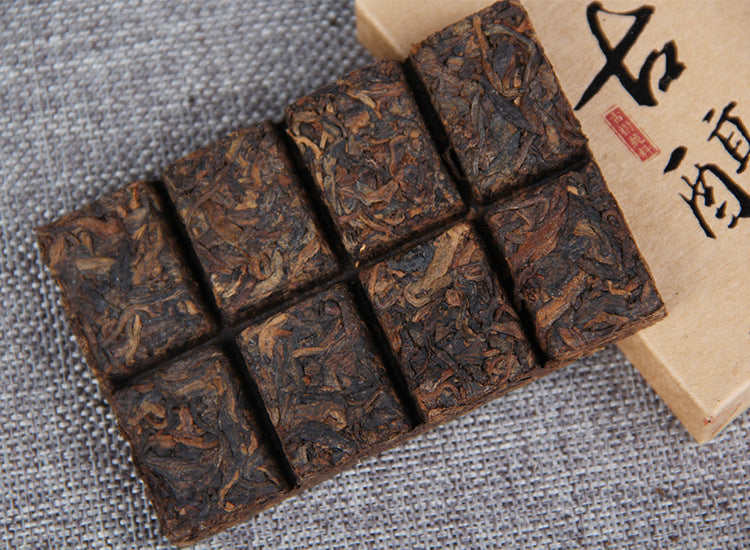 Pu'er Tea 200 Years Yiwu Ancient Tree Pure Material Mu Zhi Gu Mellow Jin Hao Pu'er Ripe Tea Mini Small Tea Brick 50g Black Tea