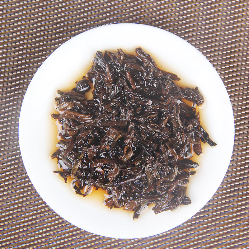 Yunnan Pu'er Ripe Tea Xishuangbanna Spring Tea 357g Golden Cake Pu'er Ripe Tea Black tea