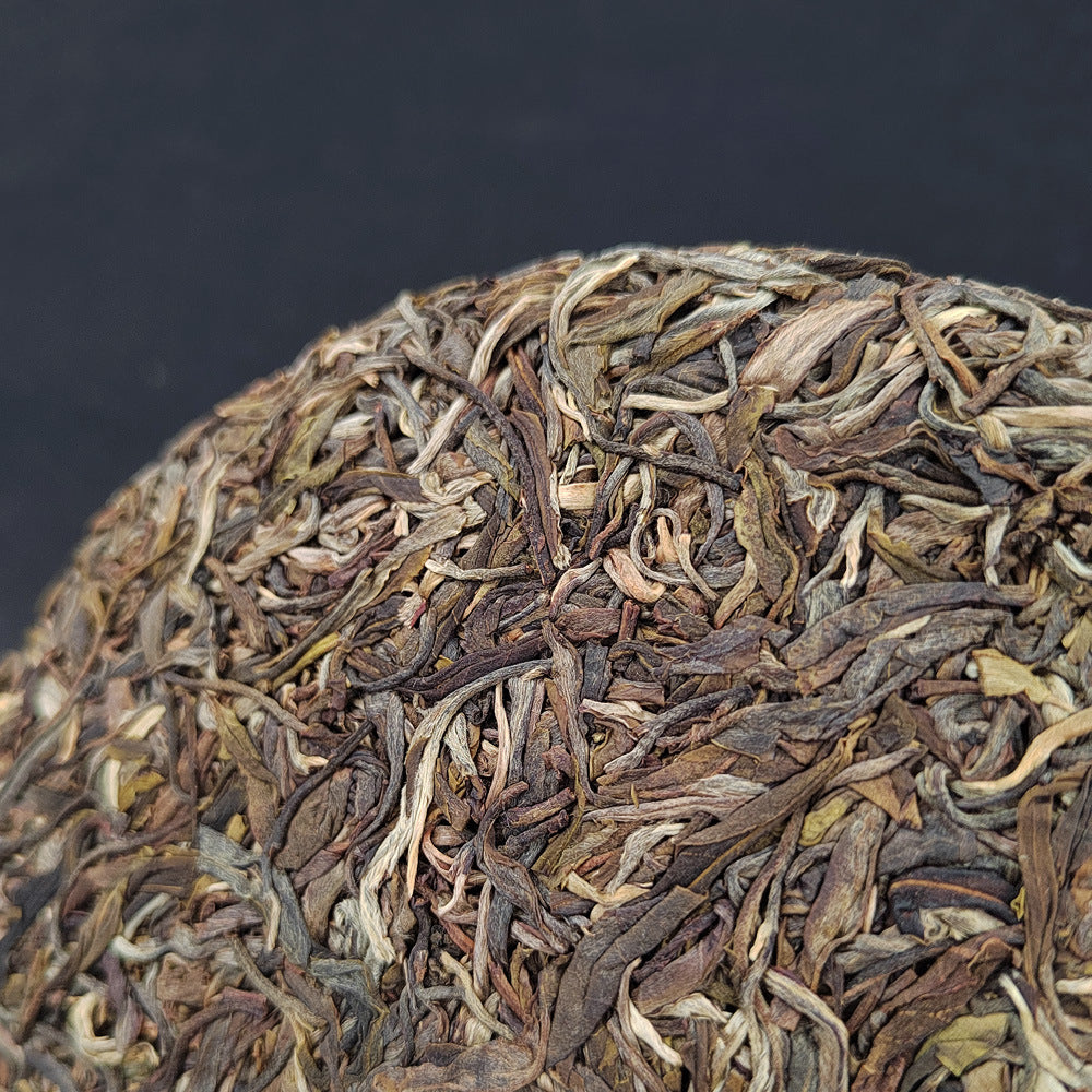 Yunnan Pu'er Tea Lincang Tea Raw Pu'er Ancient Tree Tea 357g Cake Tea Tea Green Tea