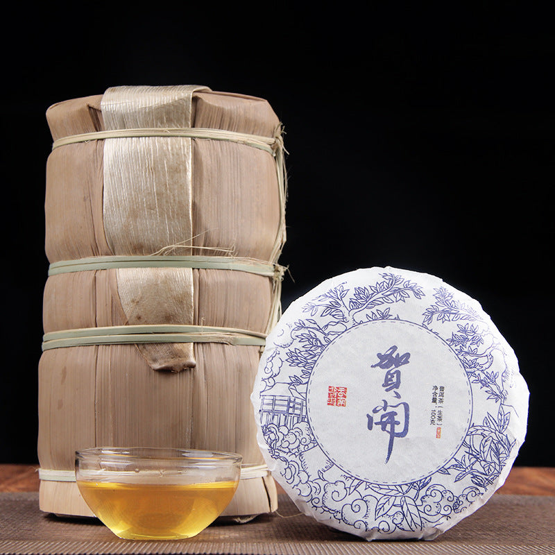 Yunnan Menghai Tea District Old Ancient Tree Raw Material Tightly Pressed Pu'er Raw Tea Cake 100g Qizi Cake Tea Green Tea